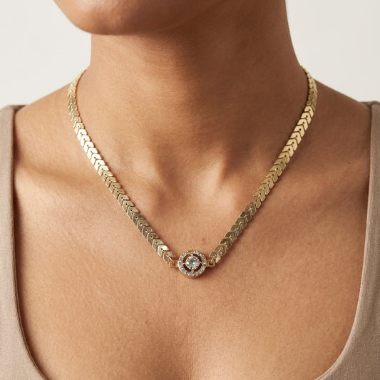 ROSIVAA Halo Chevron Choker