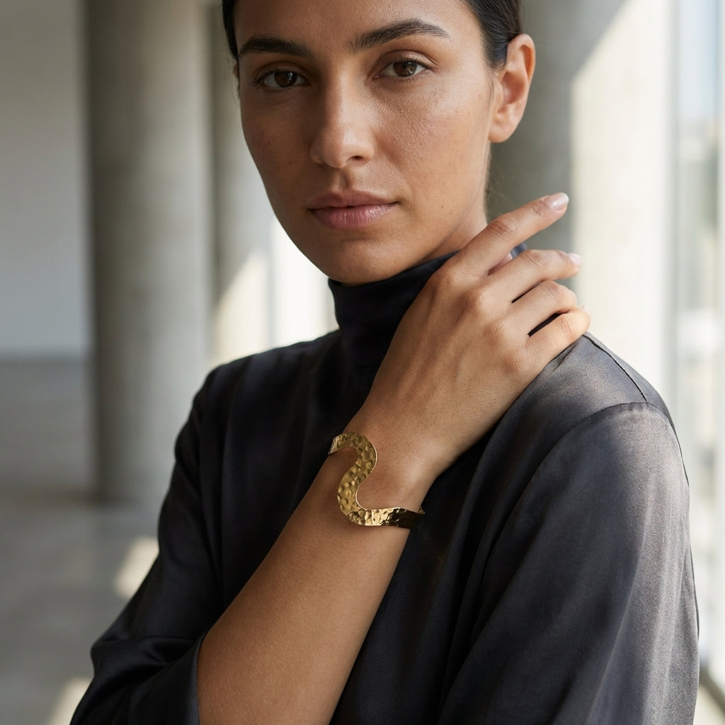 ROSIVAA Hammered Wave Cuff