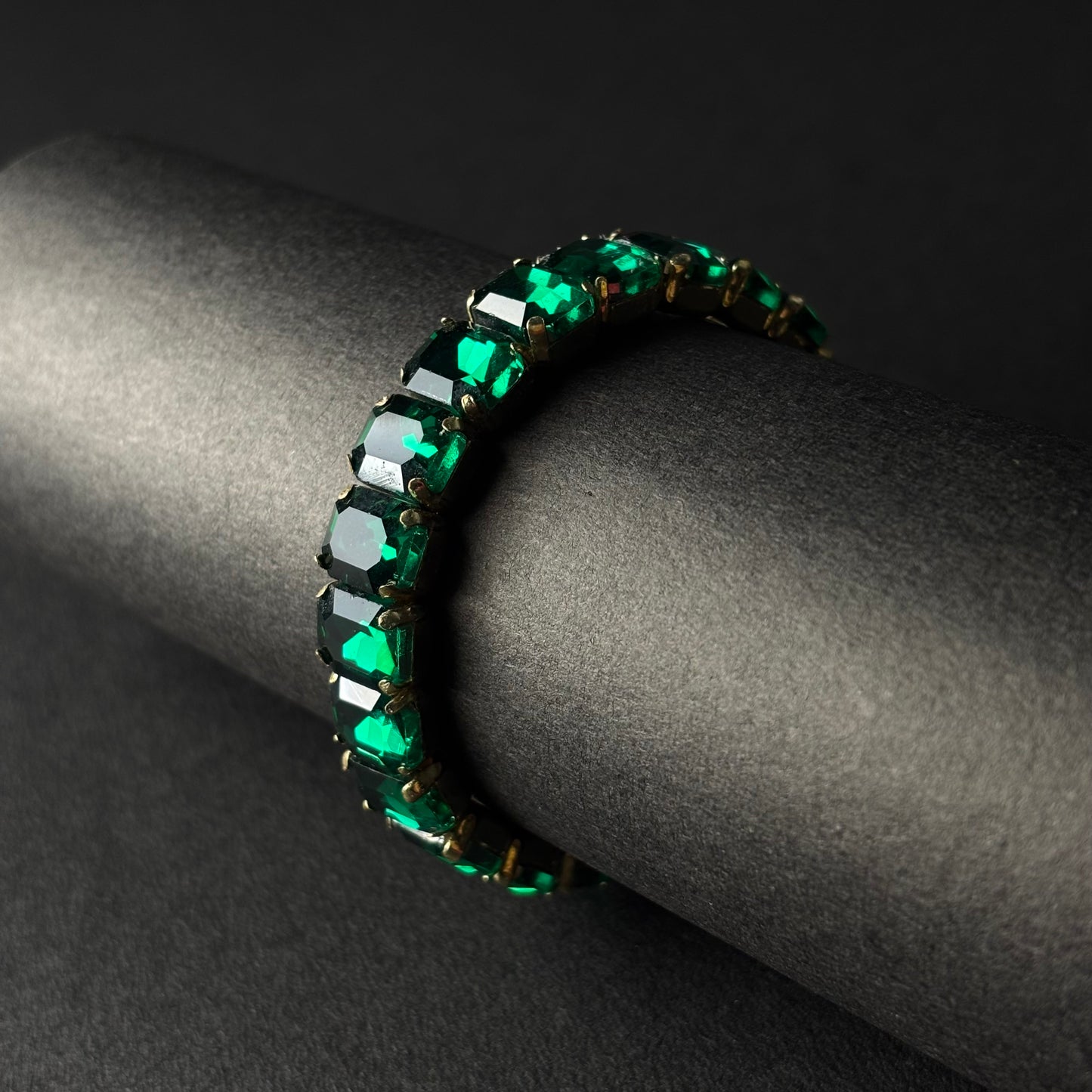 ROSIVAA Emerald Green Eternity Bracelet