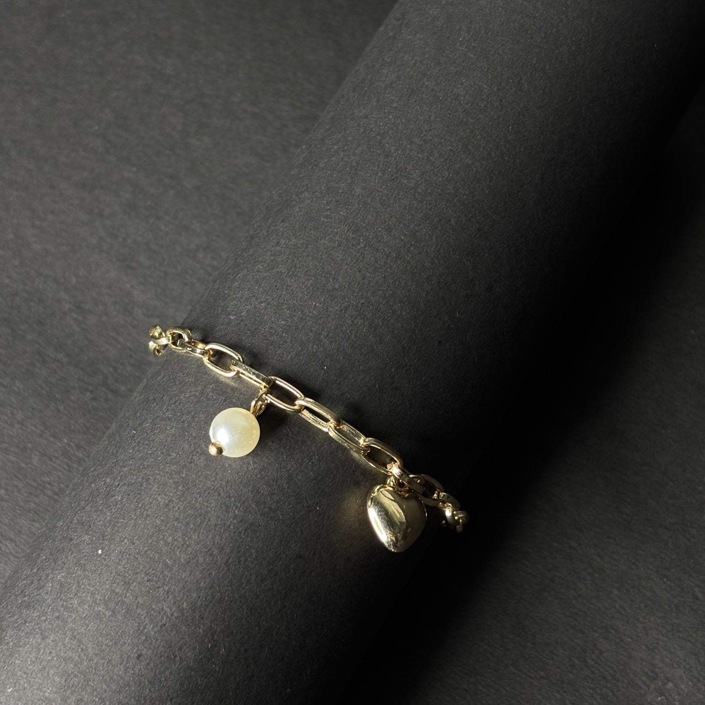 ROSIVAA Sweet Charm Bracelet with Pearl & Heart
