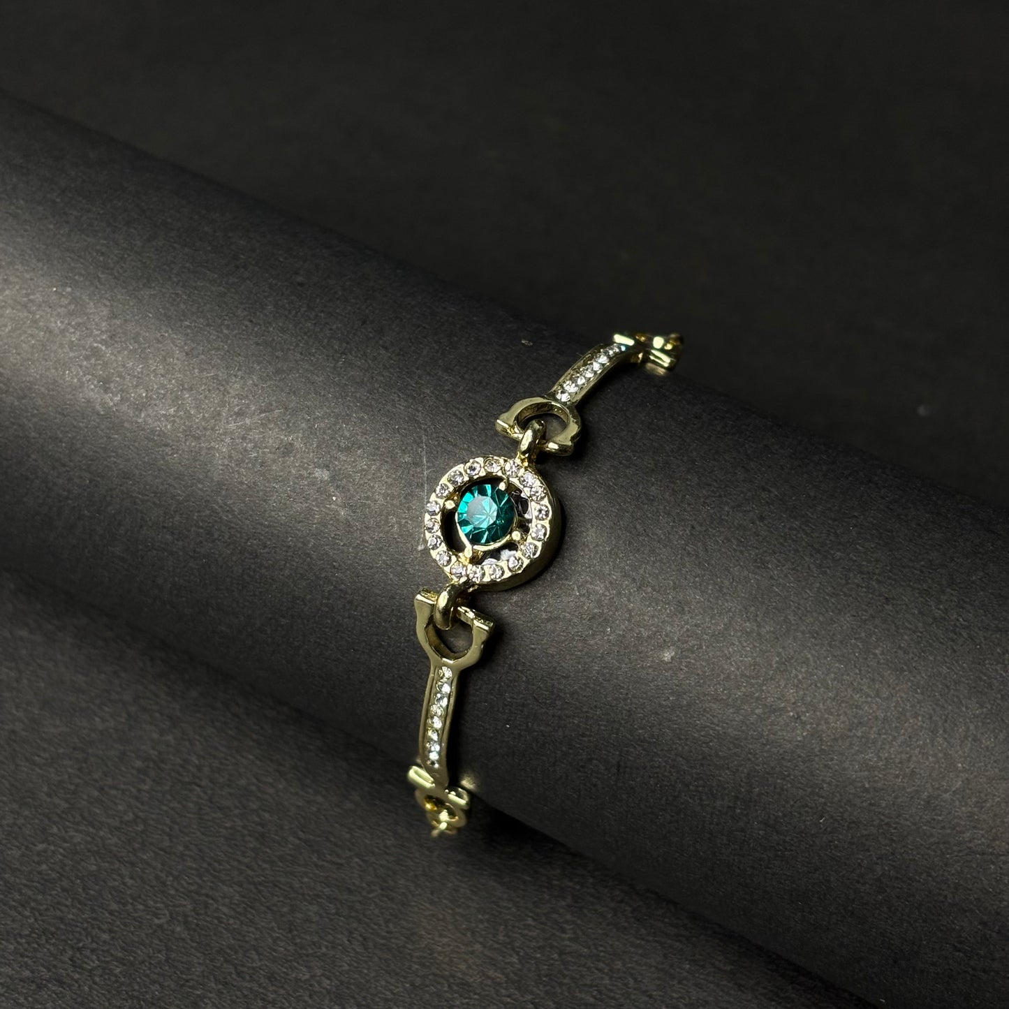 ROSIVAA Halo Shimmer Bangle Bracelet