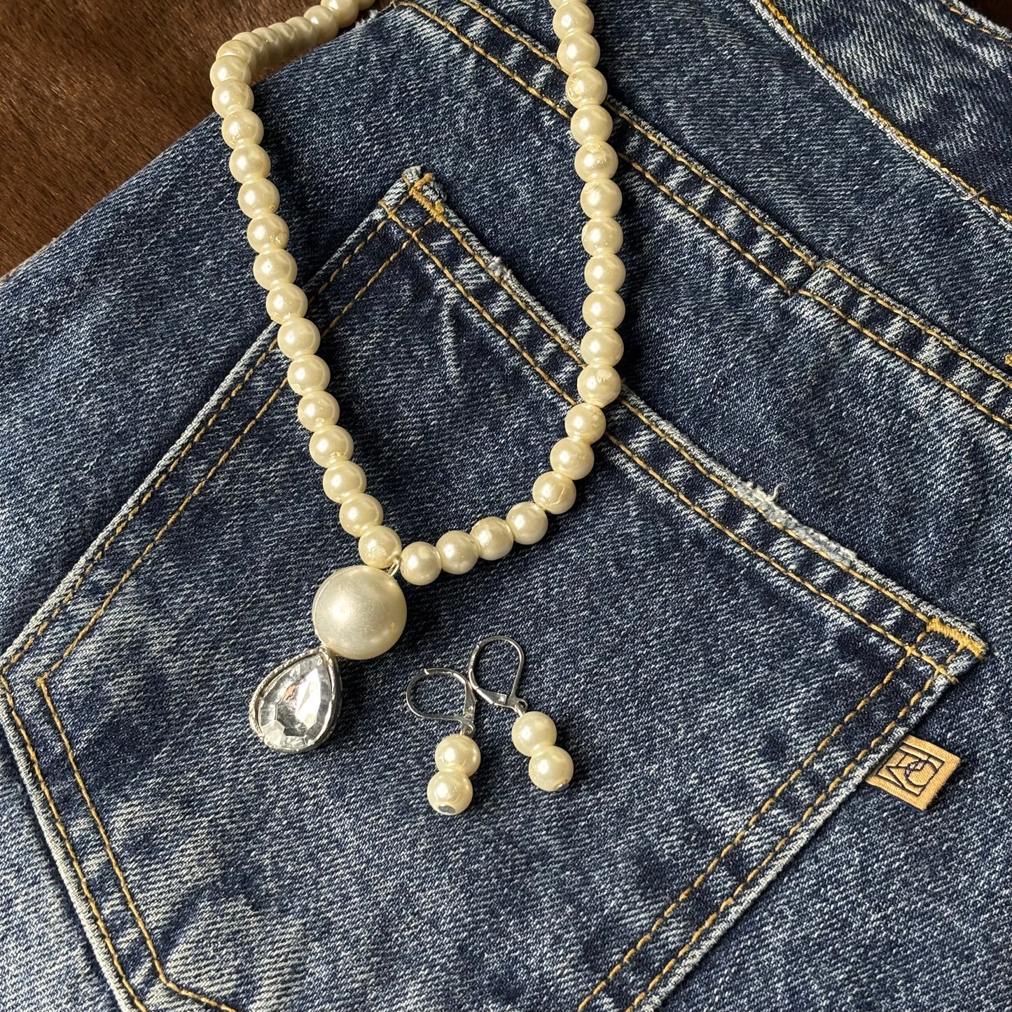 ROSIVAA Classic Radiance: Pearl & Crystal Drop Set